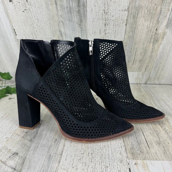 Vince Camuto Black Ankle Boots Nubuck Leather Perforated Pointed Toe Sz 6.5 M - Picture 1 of 10
